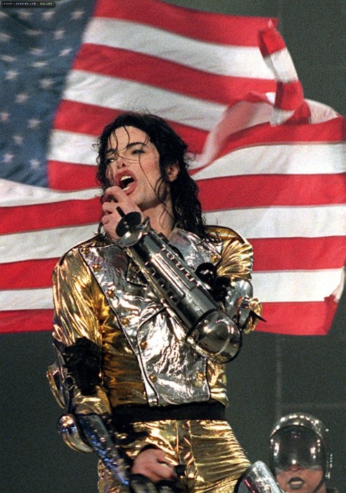 26/08/97 Michael Jackson&rsquo;s HIStory tour takes place in Helsinki, Finland. 91,000 of the 96