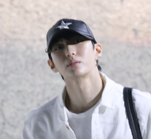 sehuniverse: oheejun-archive: leosdurag: big ear energy enthusiasts let’s make some noise 