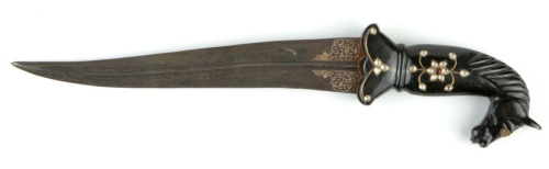art-of-swords:Khanjar DaggerDated: 20th centuryCulture: Indian (made in the Mughal style)Measurement