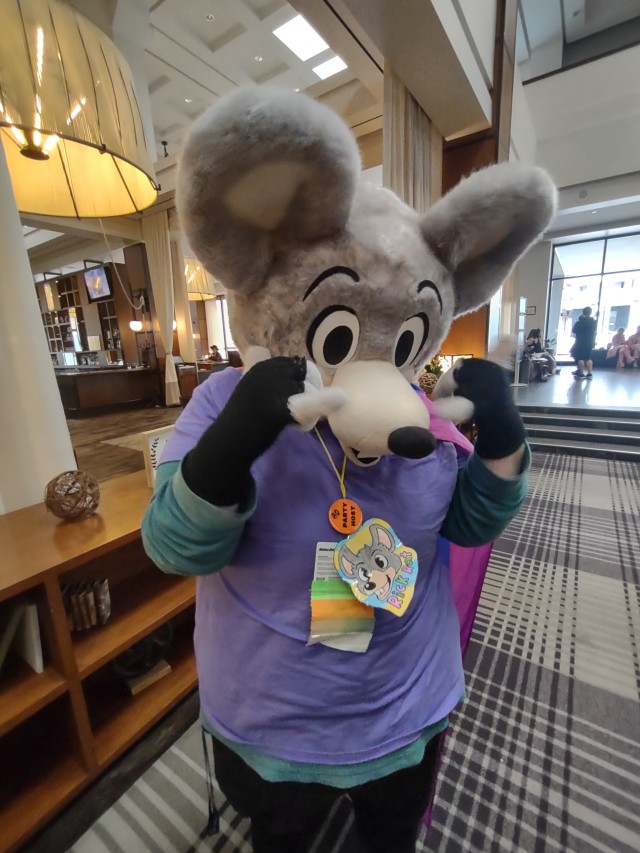 Yipeee!! I loved being Chuck E Cheese at Anime Detour!!!! 🐭🐭
