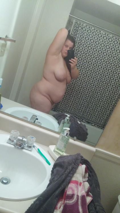 thick-new-girls:fatReal name: ChristinaPictures: 22Single: Yes.Looking: MenLink to profile: Click He