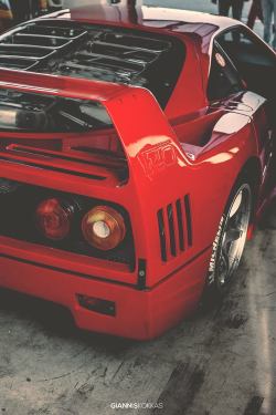 kingkokkas:  Ferrari F40 ≠ SRC Pits.. 