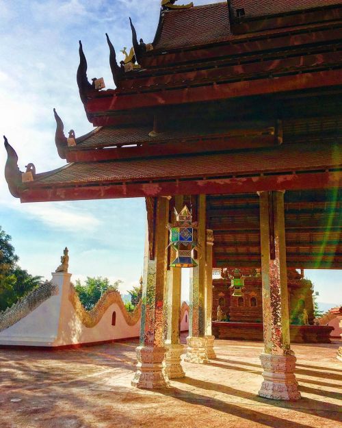 Dancing dazzling light. Mirrored reflections. Xishuangbanna @angsana_xishuangbanna @explore_xishuang