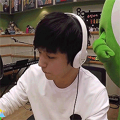 helloshannonk:  DJ Myungsoo being cute at K-Pop Planet