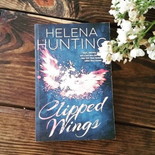 When the cover’s so good an e-book won’t do. #bookstagram #instabook #helenahunting #cli