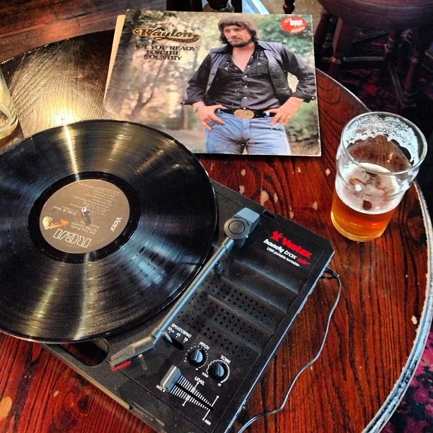 the6149bside:  He’ll yes I am, Waylon. #vinyl (at Pillars of Hercules) 