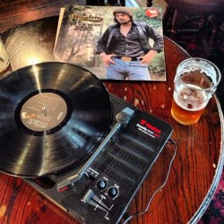 The6149Bside:  He’ll Yes I Am, Waylon. #Vinyl (At Pillars Of Hercules) 