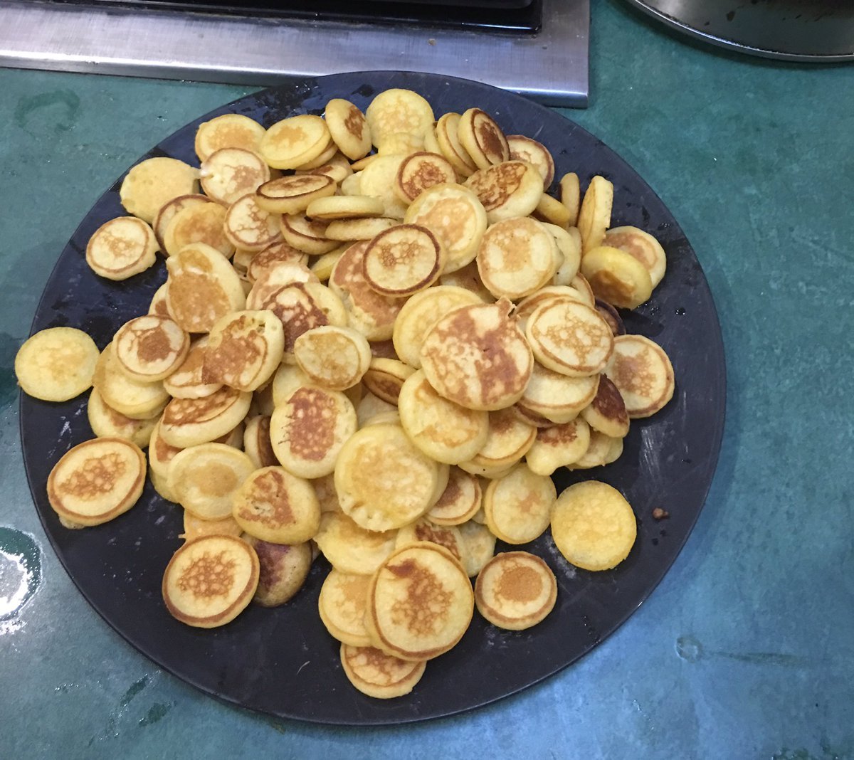 salukinut:  tastefullyoffensive:  Everyone deserves pancakes. (via sarahk343)  @too-much-slender-stuff