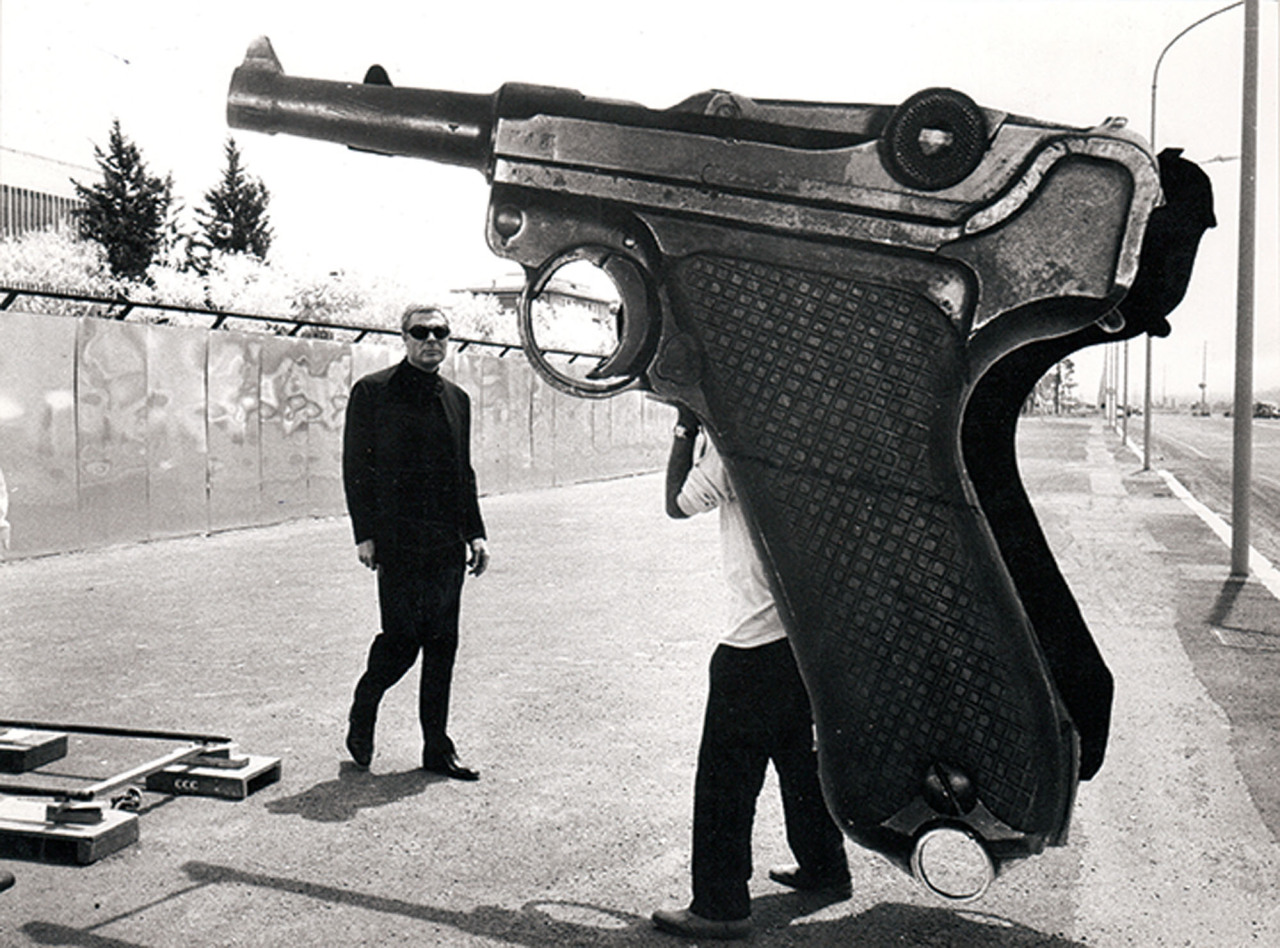 thegreatinthesmall:Marcello Mastroianni in   La decima vittima  (Elio Petri 1965)