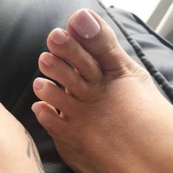 feetcandid