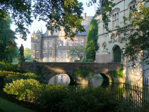 allthingseurope:  Schloss Darfeld, Germany (by AnnAbulf - blog)