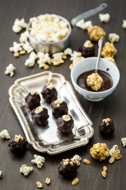 vegan-yums:  Chocolate peanut butter popcorn