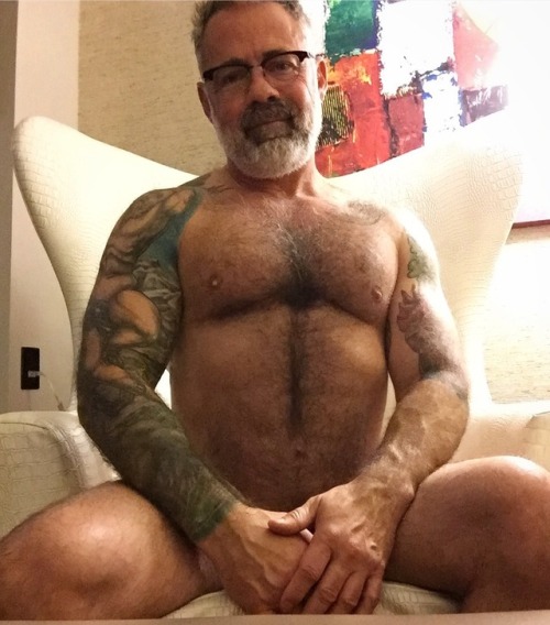 malemotive: lamsclbear: Furry Friday, hotel porn pictures