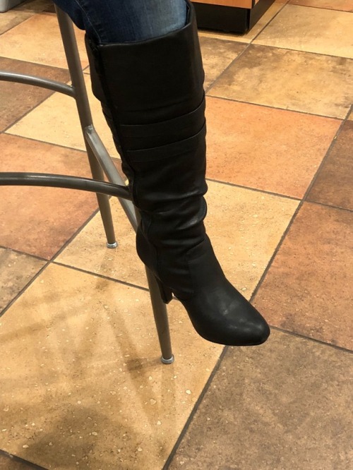 More pics of the wife’s new boots.