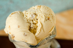 foodescapades:  Maple-Infused Ice Cream by Brown Eyed Baker 