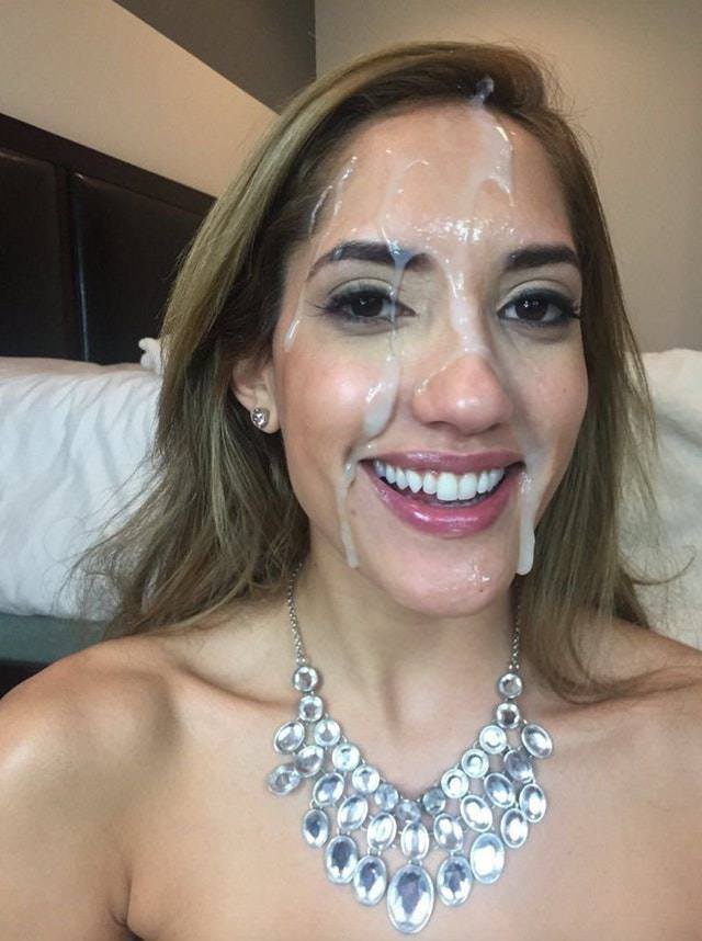 cumshotheaven: This is a good look for her, don’t you think? https://ift.tt/2oRGSHmiLove2Cum.com