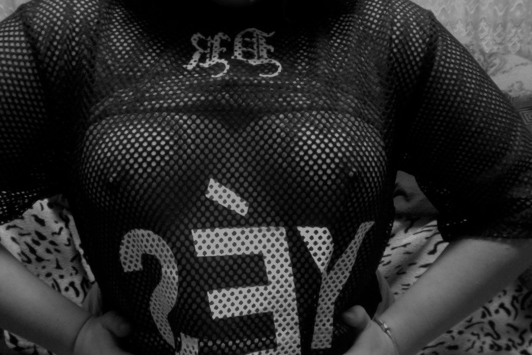 adultc0ntent:  say YÉS to titties  