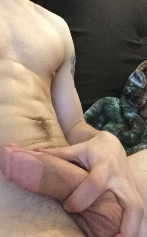 rockymountainboys2:  straightdudesnudes:  Jake is a hot young military stud who’s