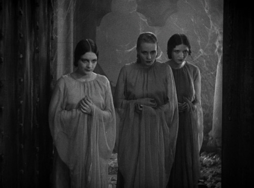 ozu-teapot: Dracula | Tod Browning | 1931 Dorothy Tree, Geraldine Dvorak, Cornelia Thaw - The Brides