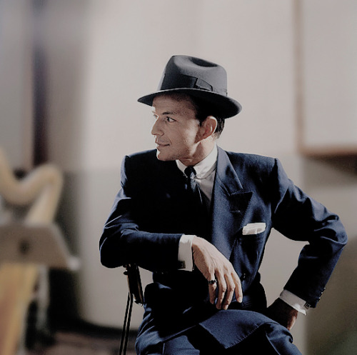 iamdinomartins: Frank Sinatra photographed in the studio by Sid Avery.