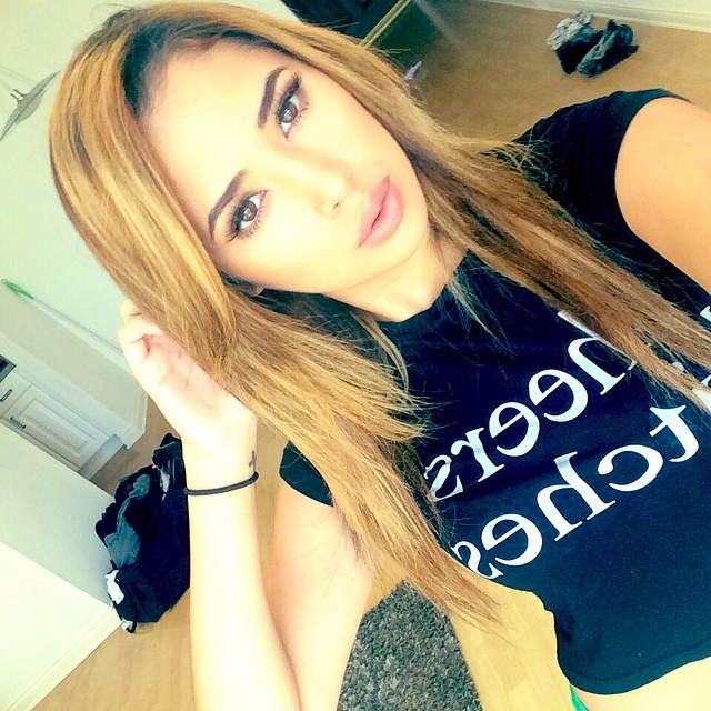 mizzjasminevillegasnewz:  Yea, I like posting selfies from 2 days ago 