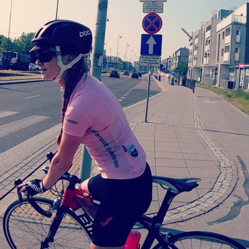 principessaonthebike: Before ride ☀️☀️☀️#WeRideWarsaw #hot #sunny #tenspeedhero #poc photo: @aleksgr