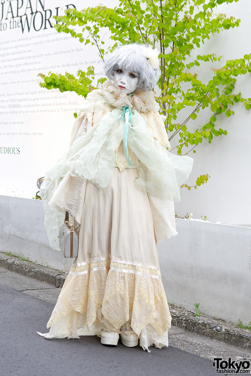 Minori in Harajuku w/ flower petal shironuri makeup, corset, and pretty maxi dress.