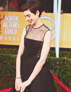 scarjoing:  Anne Hathaway, winner of Outstanding Performance by a Female Actor in