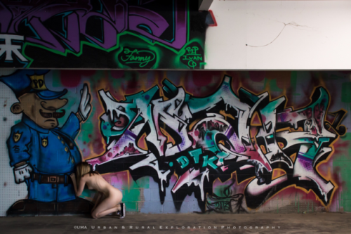 undress-me-anywhere:  An empty Picasso’s paint and body shop, Fort Worth, Tx