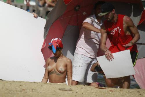 Porn Pics toplessbeachcelebs:  Rihanna (Singer) topless