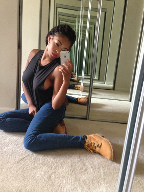black-girl-love:  ebony gallery waiting for you