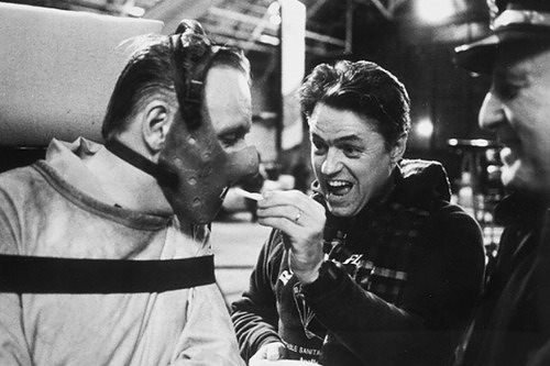 fuckyeahdirectors:Jonathan Demme and cast on the set of The Silence of the Lambs