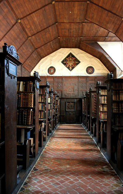 slavebarbara:  The Upper Library, Merton College, Oxford photo via rm 