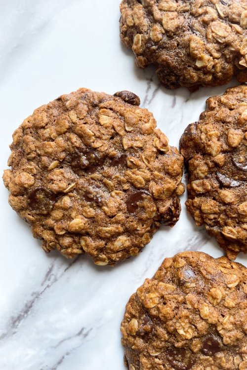 Vegan Oatmeal Chocolate Chip Cookies