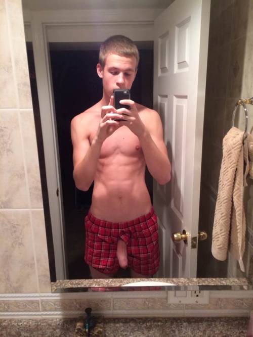 youngmanfollower:  hotcocks4us:    ☆ I am Live On Cam ★★Right Now ★★- View Me Here  REBLOG ME :) ツ  ☆  Perfection