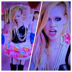 withavril:  “NEWS! Pic from the Hello Kitty