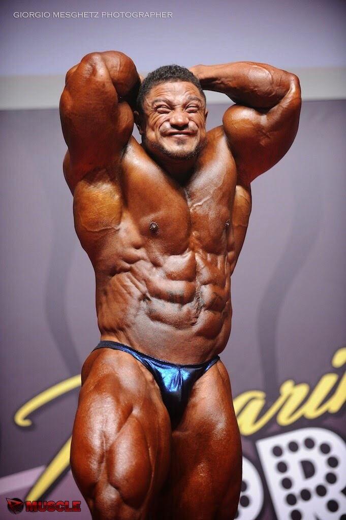 muscleaddictza:  Roelly Winklaar 3