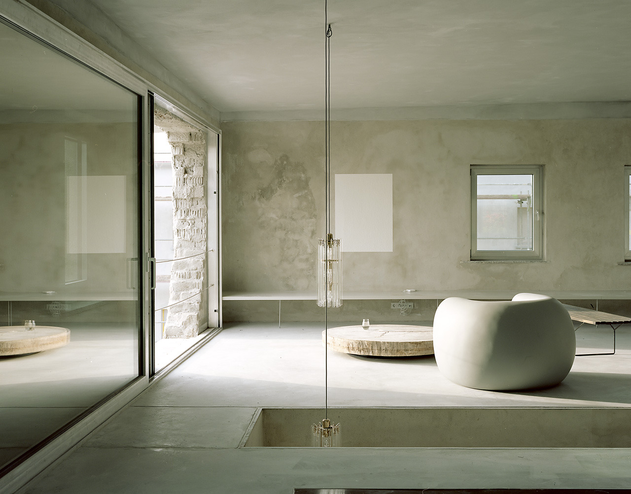 subtilitas:  Brandlhuber+ - Anti-villa, conversion of a former storage building
