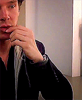 sherlockisthebest-deactivated20:  benedict!porn    ↳ hand(!porn) appreciation