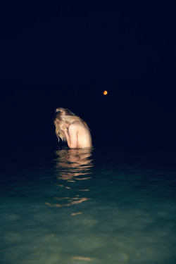 Thequitedelightfulproject:  Nevver:  Submerge  Alice Taylor Photographed By Katherine