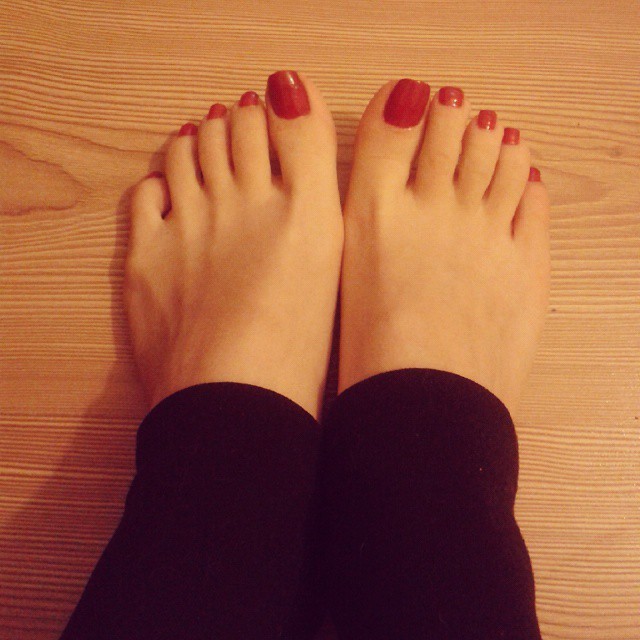 ifeetfetish:  #footmodel #footfetish #foot #feet #feetporn #rednail #tights #tightfetish