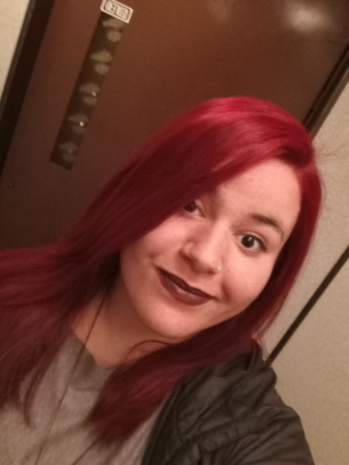 Guyyyssss I died my hair red!!!!