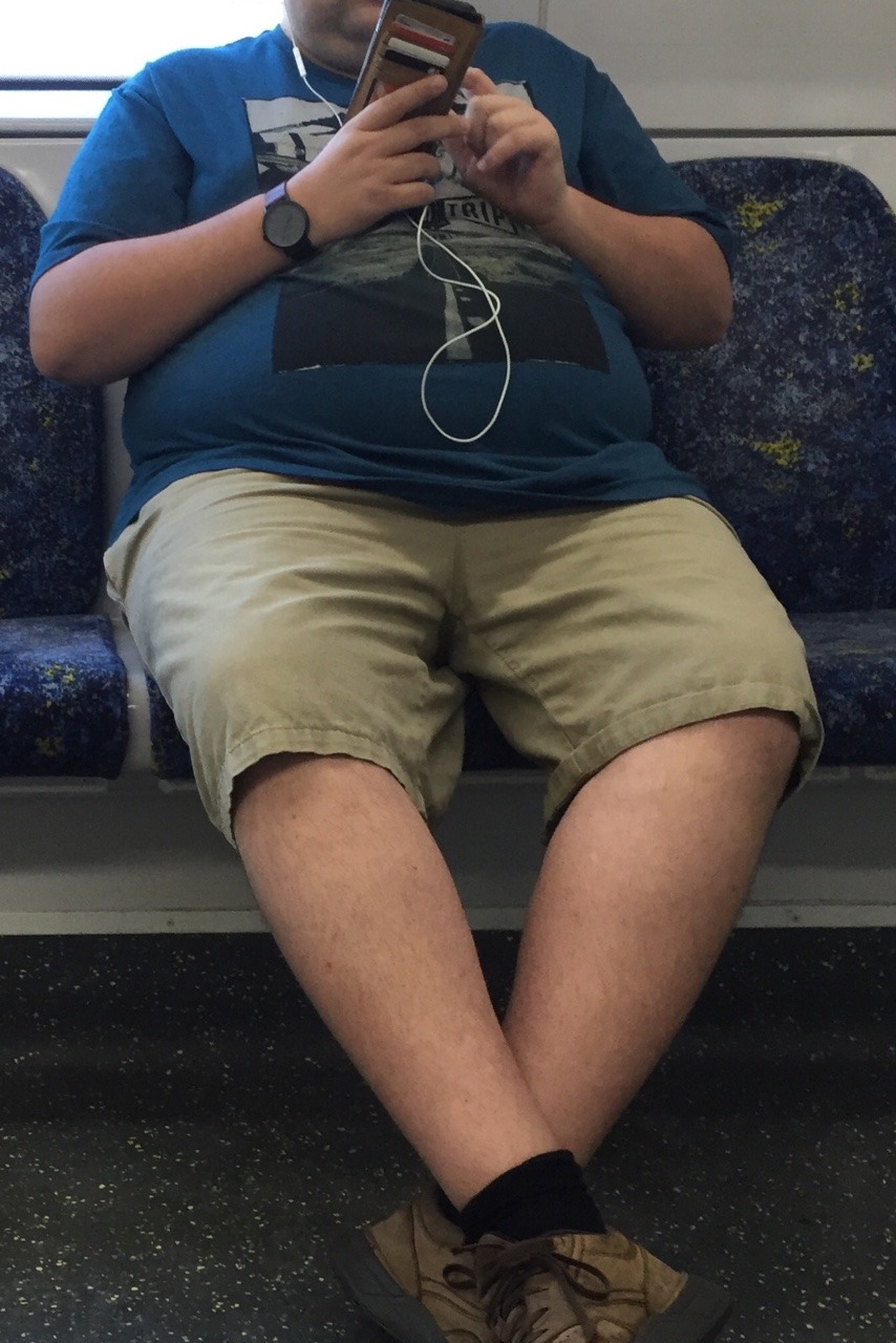 superchubfatpads:  Some hot chubs on the train this morning, tried to cruise but
