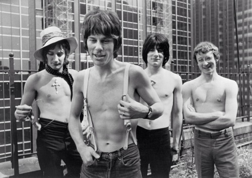 reluctant-martyrs:The Jeff Beck Group, chic and shirtless, c.1967