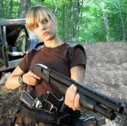 girlandguns:  Girl With Gun  follow me at : http://girlandguns.tumblr.com/