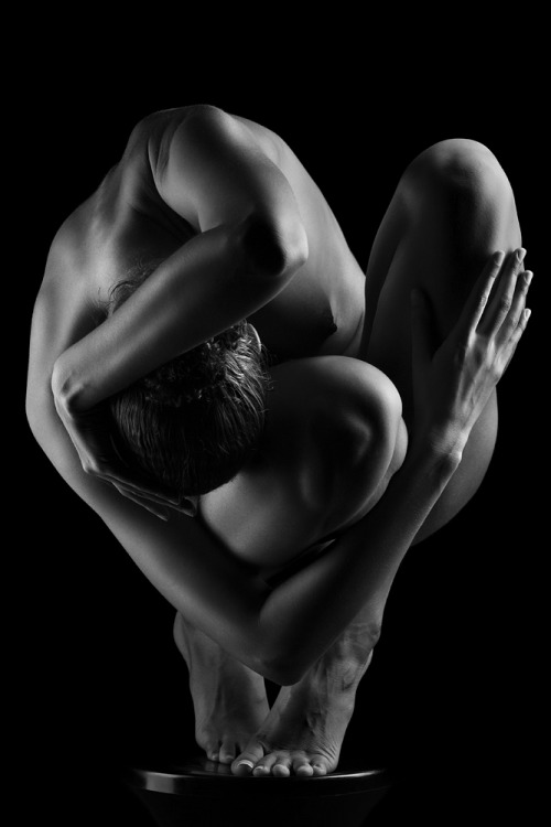 black-white-madness:  Madness:  by andre brito  