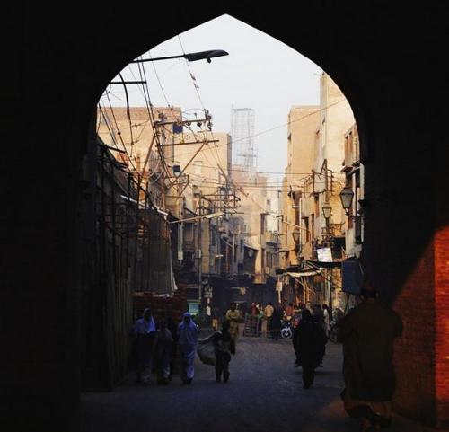 nostalgicpakistani:Arches in the Walled City of Lahore, Pakistan (via londontolahore)