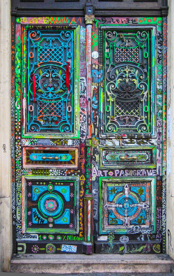 fancyadance:  Doors around the World Montmartre,
