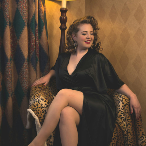 whatkatiedidlingerie:  Boudoir glamour in What Katie Did’s gorgeous loungewear from Miss Emmy Lu for