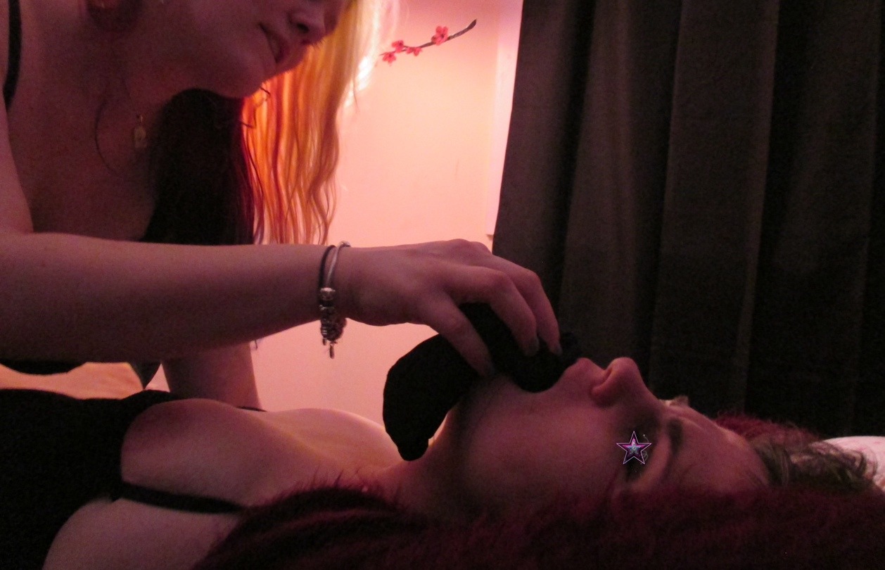 sa143x:  💜 I gagged her with her own Panties and then Licked her, 💋 *Xoxo